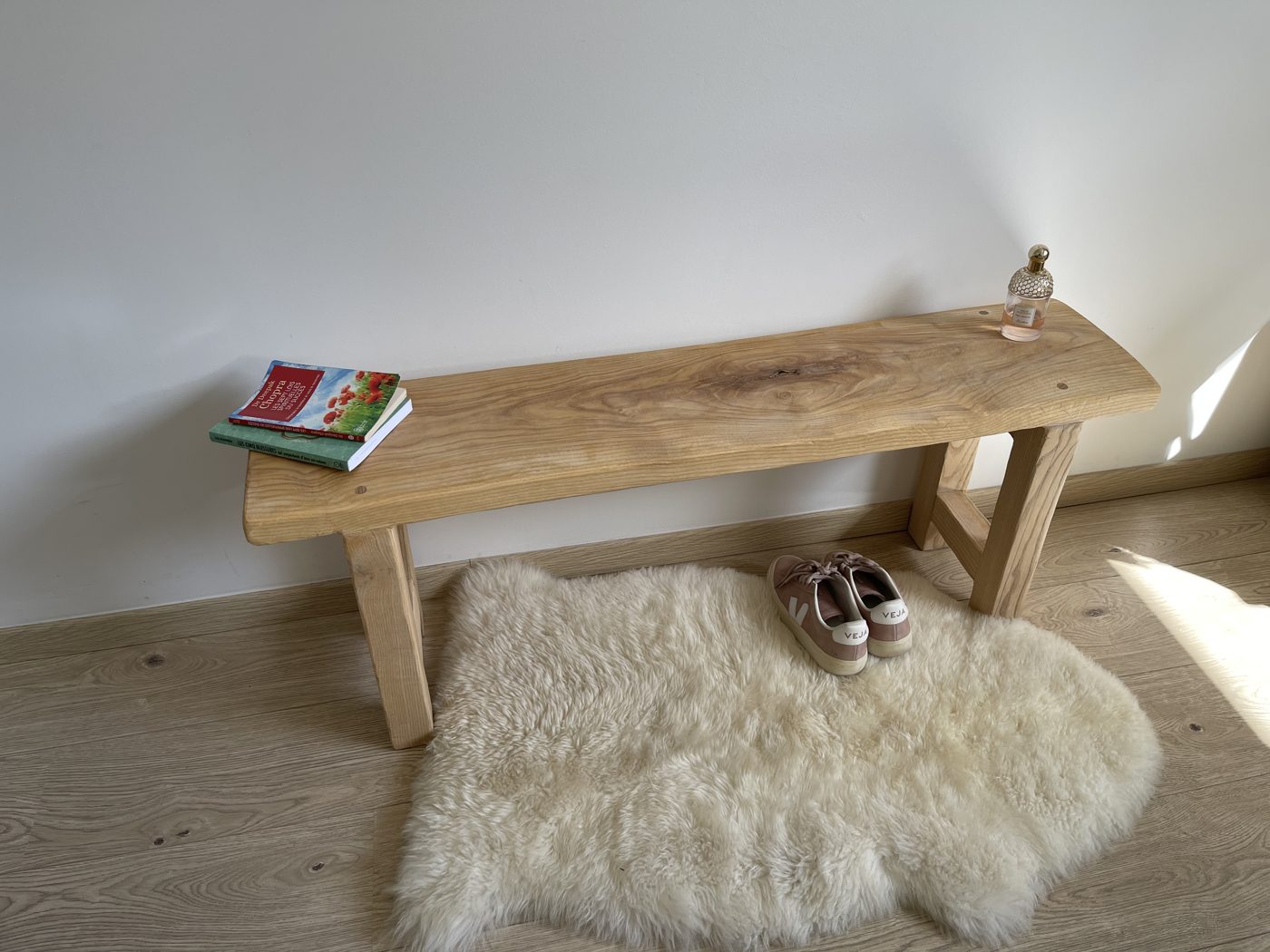 Banc décoratif en bois massif sur mesure